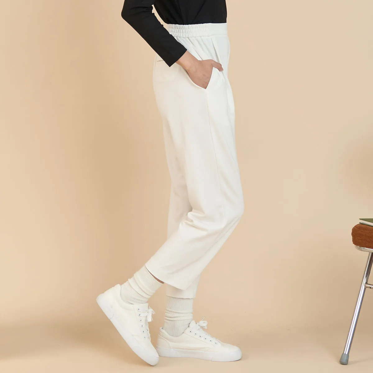 Stretchy Tapered Pants