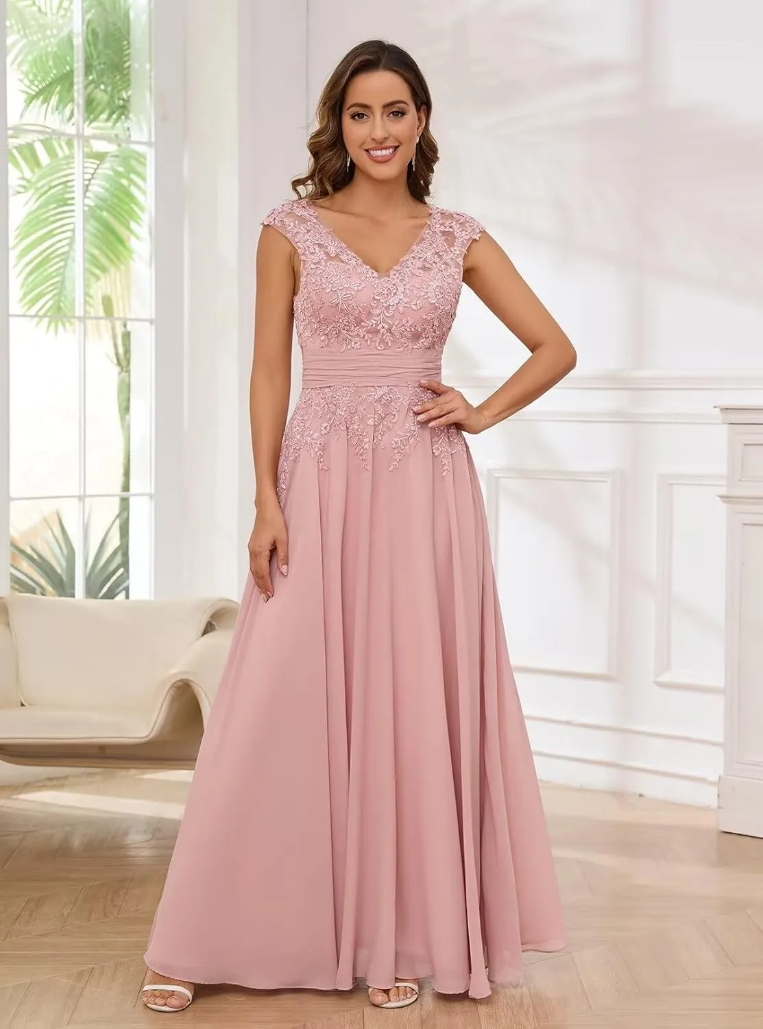 Women's Lace Applique V-Neck Mother of The Bride Dresses for Wedding Sleeveless Chiffon Maxi Evening Dresses